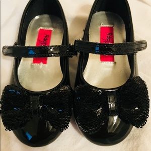 Beautiful like new dressy baby girl shoes.